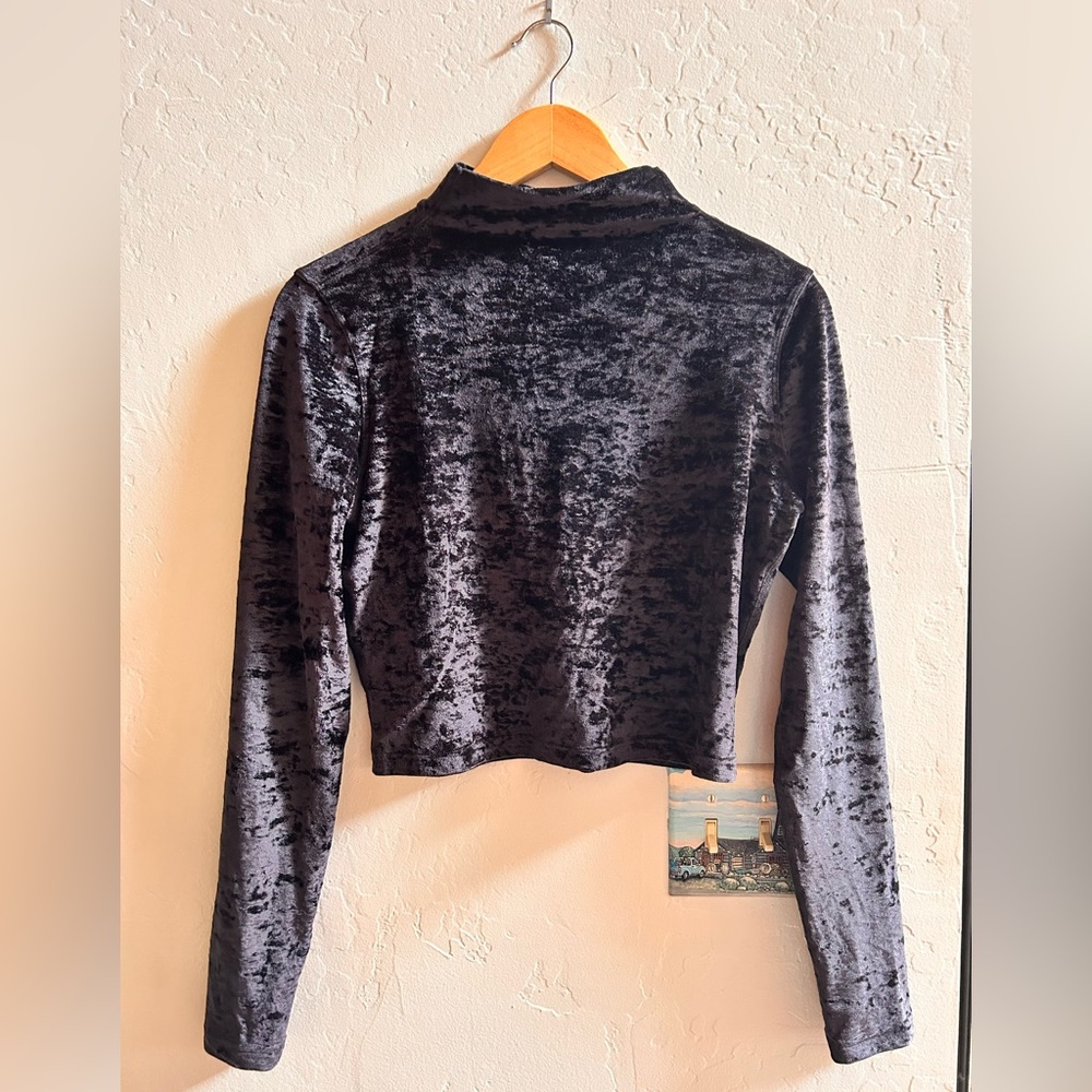 lululemon athletica Black Crushed Velvet Long-Sleeve Crop Top